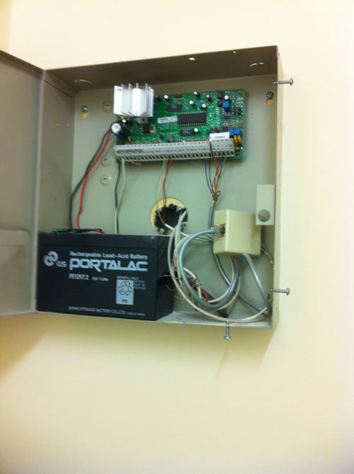 Interior of DSC PC-5010ULC communicator